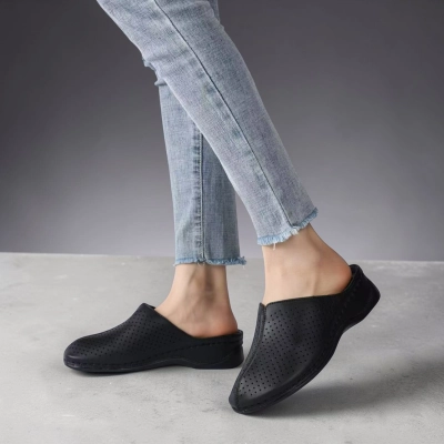 Сабо закрытые женские на лето натуральная кожа черные YL214-3