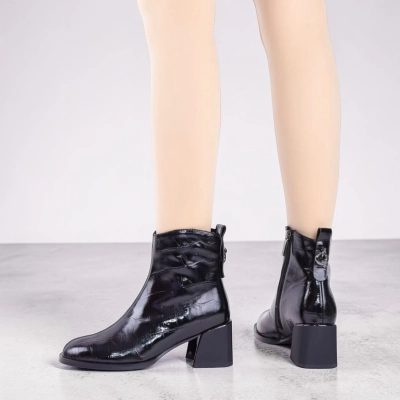 Полусапоги женские натуральная кожа лак черные K489-2