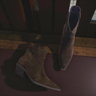 Казаки женские осенние натуральная замша шоколадные E8923-9P Казаки женские осенние натуральная замша шоколадные E8923-9P