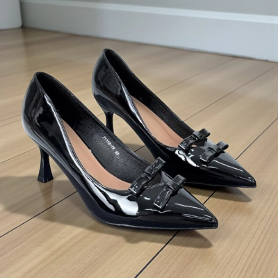 Туфли женские на каблуке искусственная лак кожа черные 11240 Туфли женские на каблуке искусственная лак кожа черные 11240