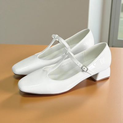 Туфли женские на каблуке искусственная лак кожа белые 11277