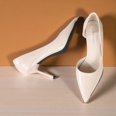 Туфли женские на каблуке GUOQISONG G&S искусственная лак кожа бежевые JH8-2 Туфли женские на каблуке GUOQISONG G&S искусственная лак кожа бежевые JH8-2