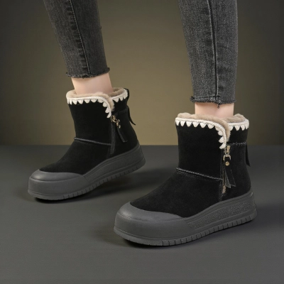 Зимние женские ботинки YM058-1 артикула черного цвета выполнены из натуральной замши Зимние женские ботинки YM058-1 артикула черного цвета выполнены из натуральной замши