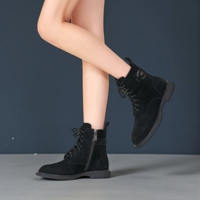 Женские зимние ботинки на каблуке GMA77-2 натуральная замша черные