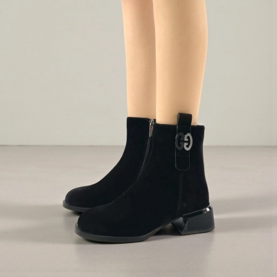 Женские зимние ботинки на каблуке W104-2 натуральная замша черные