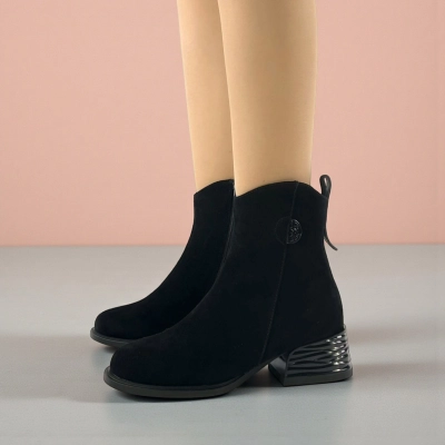 Женские зимние ботинки на каблуке W108-3 натуральная замша черные