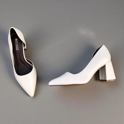 Туфли женские лодочки искусственная кожа молочные 12128