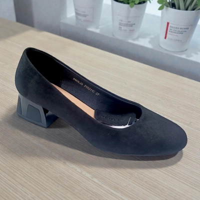 Туфли женские MOLO прессованная замша черные 12458