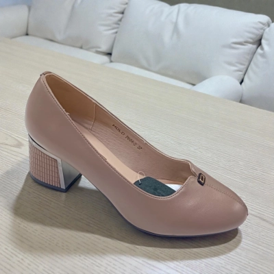 Туфли женские MOLO прессованная кожа бежевые 12459