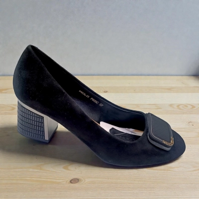 Туфли женские MOLO прессованная замша черные 12471