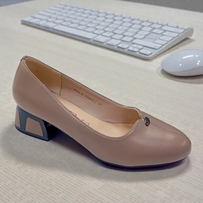 Туфли женские MOLO прессованная кожа бежевые 12477