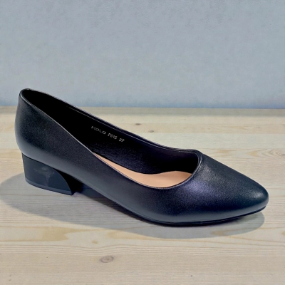 Туфли женские MOLO прессованная кожа черные 12483