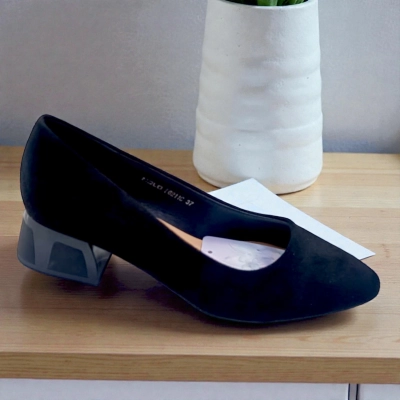 Туфли женские MOLO прессованная замша черные 12486