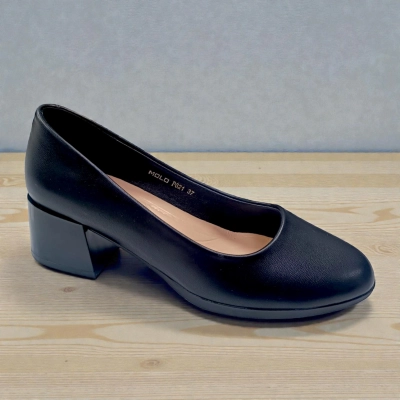 Туфли женские MOLO прессованная кожа черные 12488