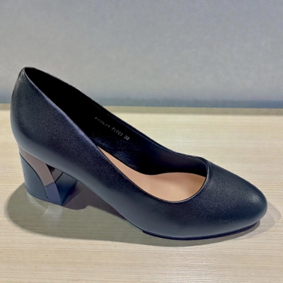 Туфли женские MOLO прессованная кожа черные 12498