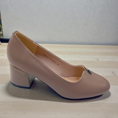 Туфли женские MOLO прессованная кожа бежевые 12500