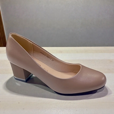 Туфли женские MOLO прессованная кожа бежевые 12505