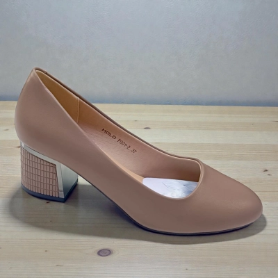 Туфли женские MOLO прессованная кожа бежевые 12506