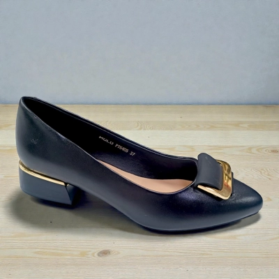 Туфли женские MOLO прессованная кожа черные 12527