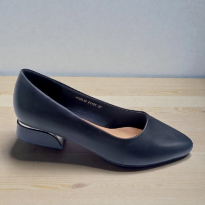 Туфли женские MOLO прессованная кожа черные 12534