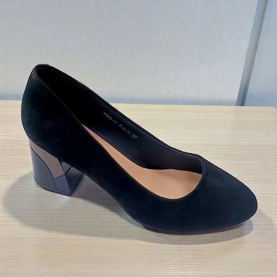 Туфли женские MOLO прессованная замша черные 12535