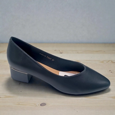 Туфли женские MOLO прессованная кожа черные 12544