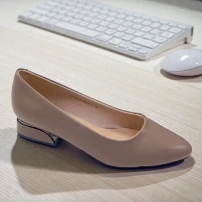 Туфли женские MOLO прессованная кожа бежевые 12547