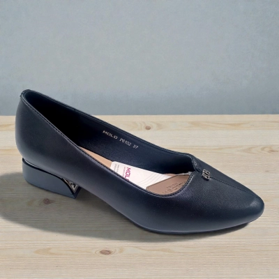 Туфли женские MOLO прессованная кожа черные 12554