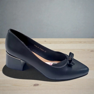 Туфли женские MOLO прессованная кожа черные 12560