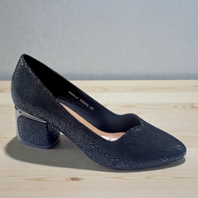 Туфли женские MOLO прессованная кожа черные 12562