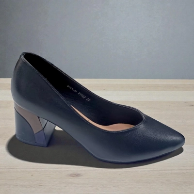 Туфли женские MOLO прессованная кожа черные 12563