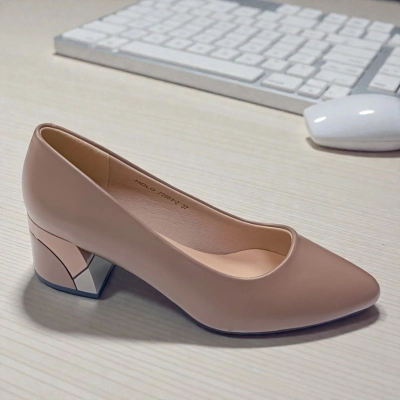 Туфли женские MOLO прессованная кожа бежевые 12569