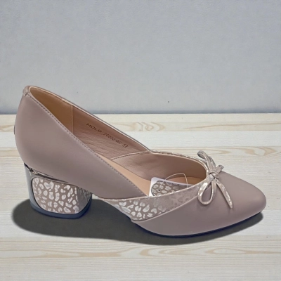 Туфли женские MOLO прессованная кожа капучино 12571