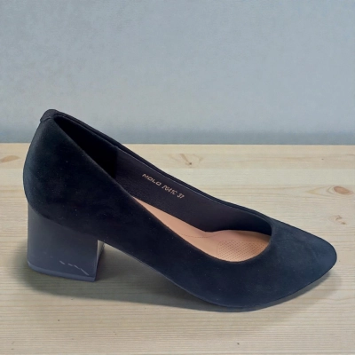 Туфли женские MOLO прессованная замша черные 12580