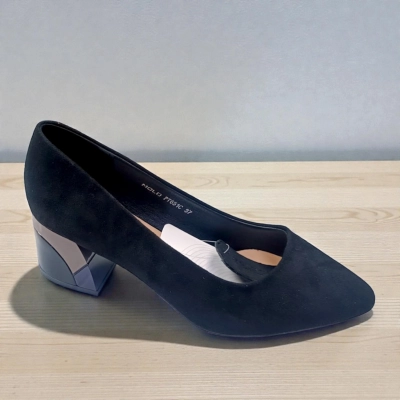 Туфли женские MOLO прессованная замша черные 12583