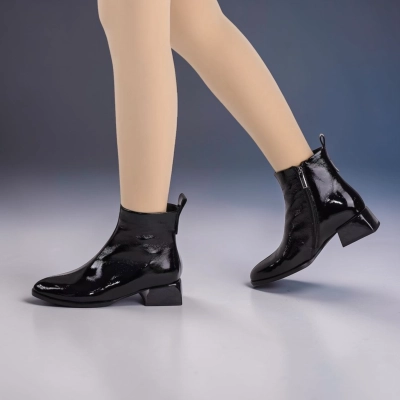 Полусапоги женские натуральная лак кожа черные K495-4 Полусапоги женские натуральная лак кожа черные K495-4