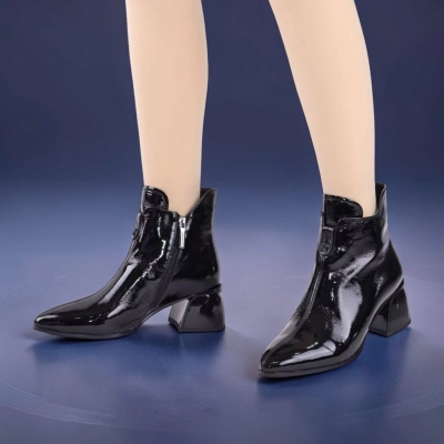 Полусапоги женские натуральная лак кожа черные K517-2 Полусапоги женские натуральная лак кожа черные K517-2