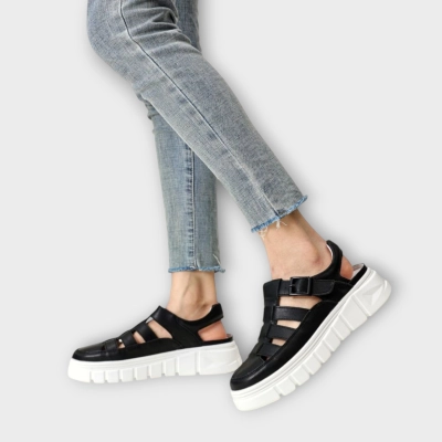 Сандалии женские закрытые CARDICIANA натуральная кожа черные B307-3