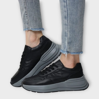 Кроссовки женские CARDICIANA натуральная кожа черные B426-3