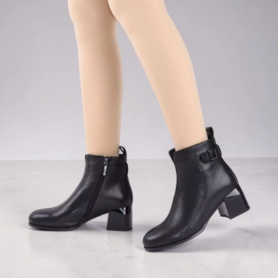 Полусапоги женские натуральная кожа черные K479-1 Полусапоги женские натуральная кожа черные K479-1