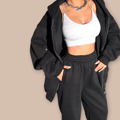 Спортивный костюм с капюшоном черный 25839