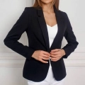 Пиджаки и костюмы женские